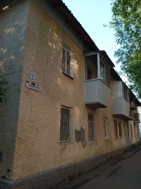 пер. Замятина,25 в Качканаре - kachkanar.yutvil.ru - фото 1 пер. Замятина,25 в Качканаре - kachkanar.yutvil.ru - фото 1